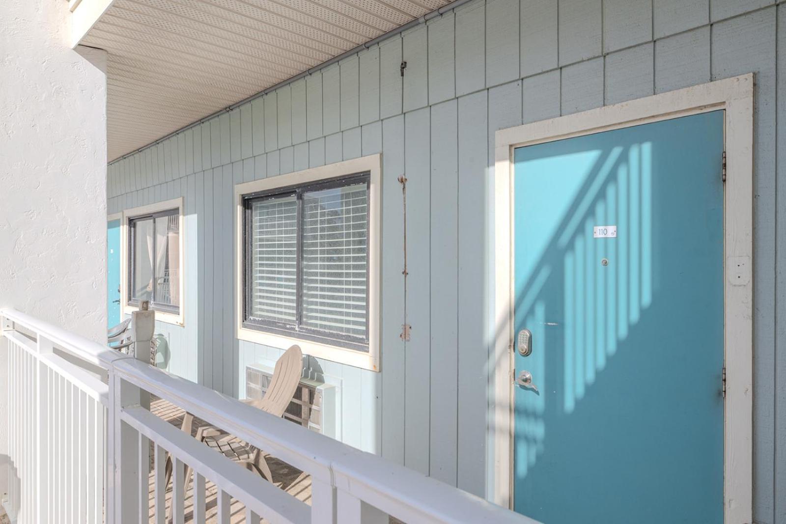 Coastal Waters Hotel New Smyrna Beach Exterior photo